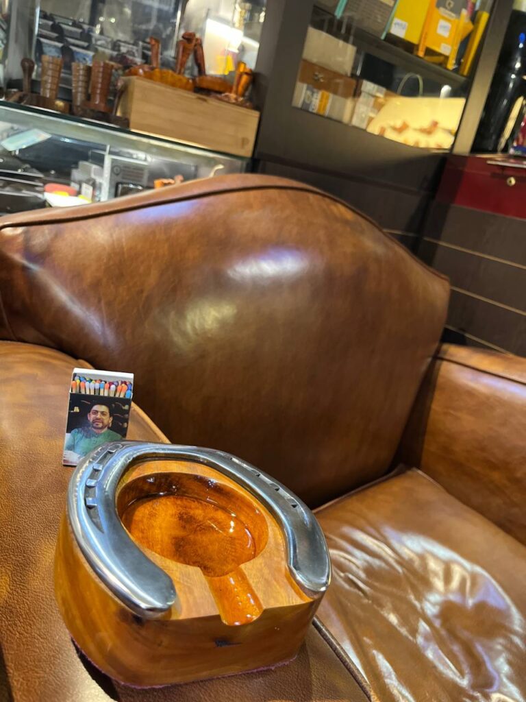 زیر سیگاری سیگاربرگ