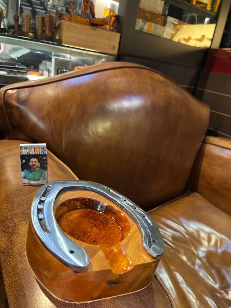 زیر سیگاری سیگاربرگ