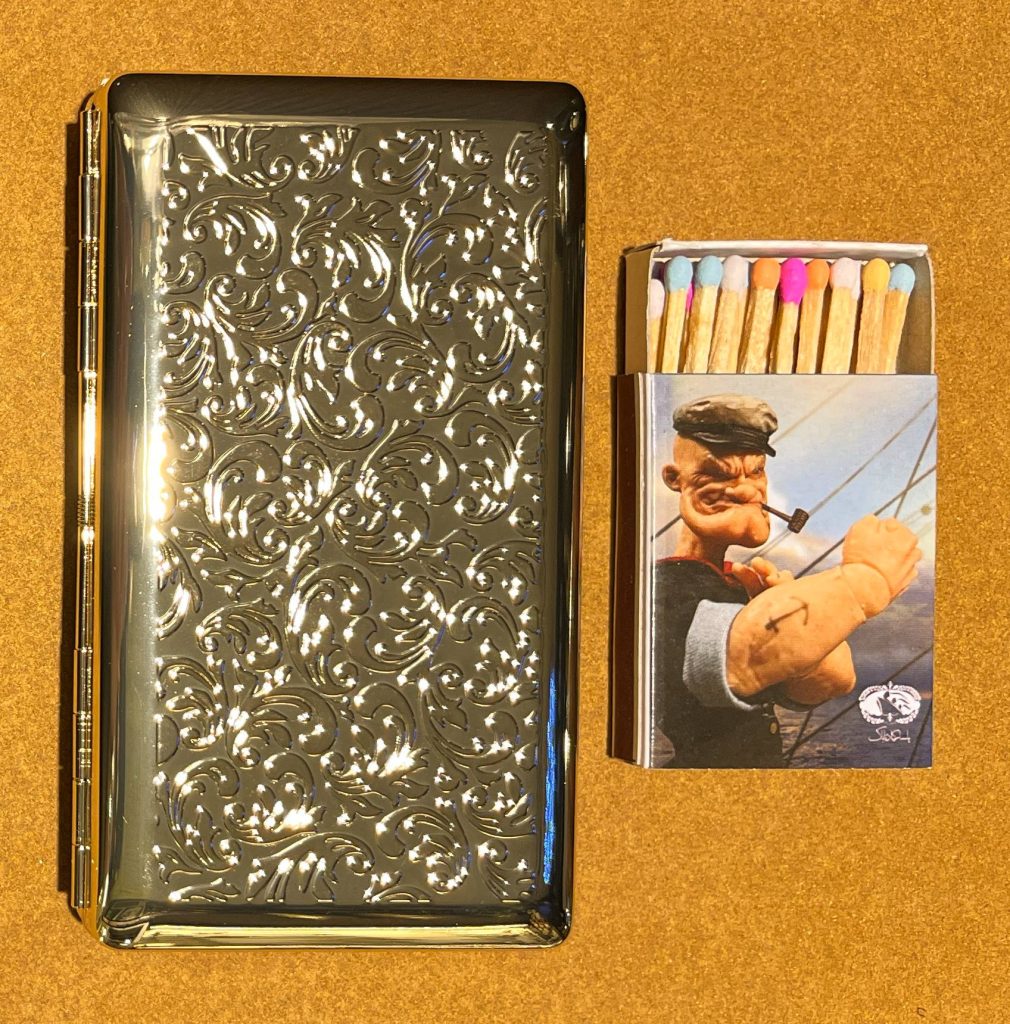 جعبه سیگار فلزی طلایی