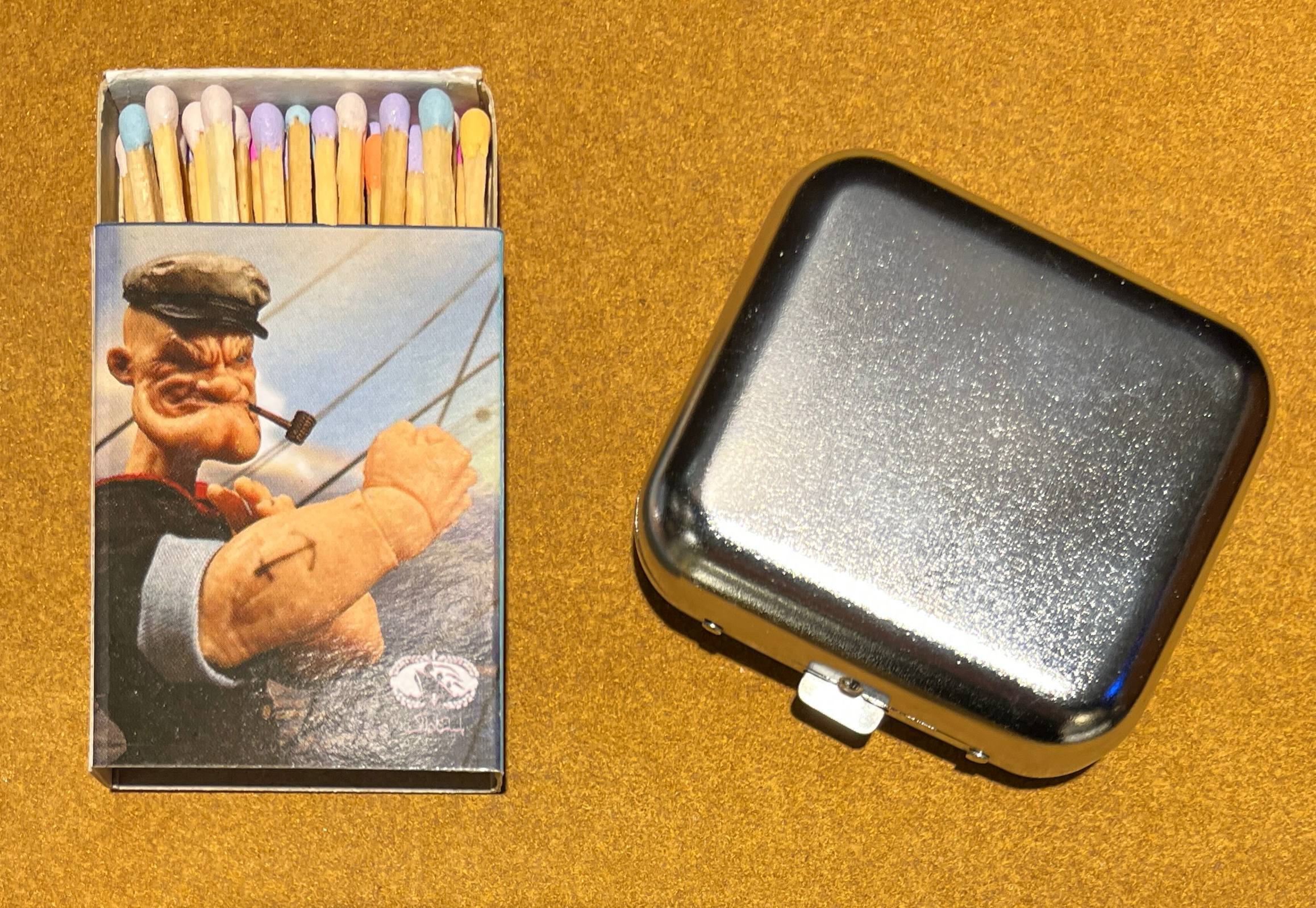 زیر سیگاری همراه لوبینسکی 1 زیر سیگاری همراه لوبینسکی