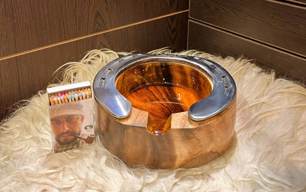 زیر سیگاری نعل اسب