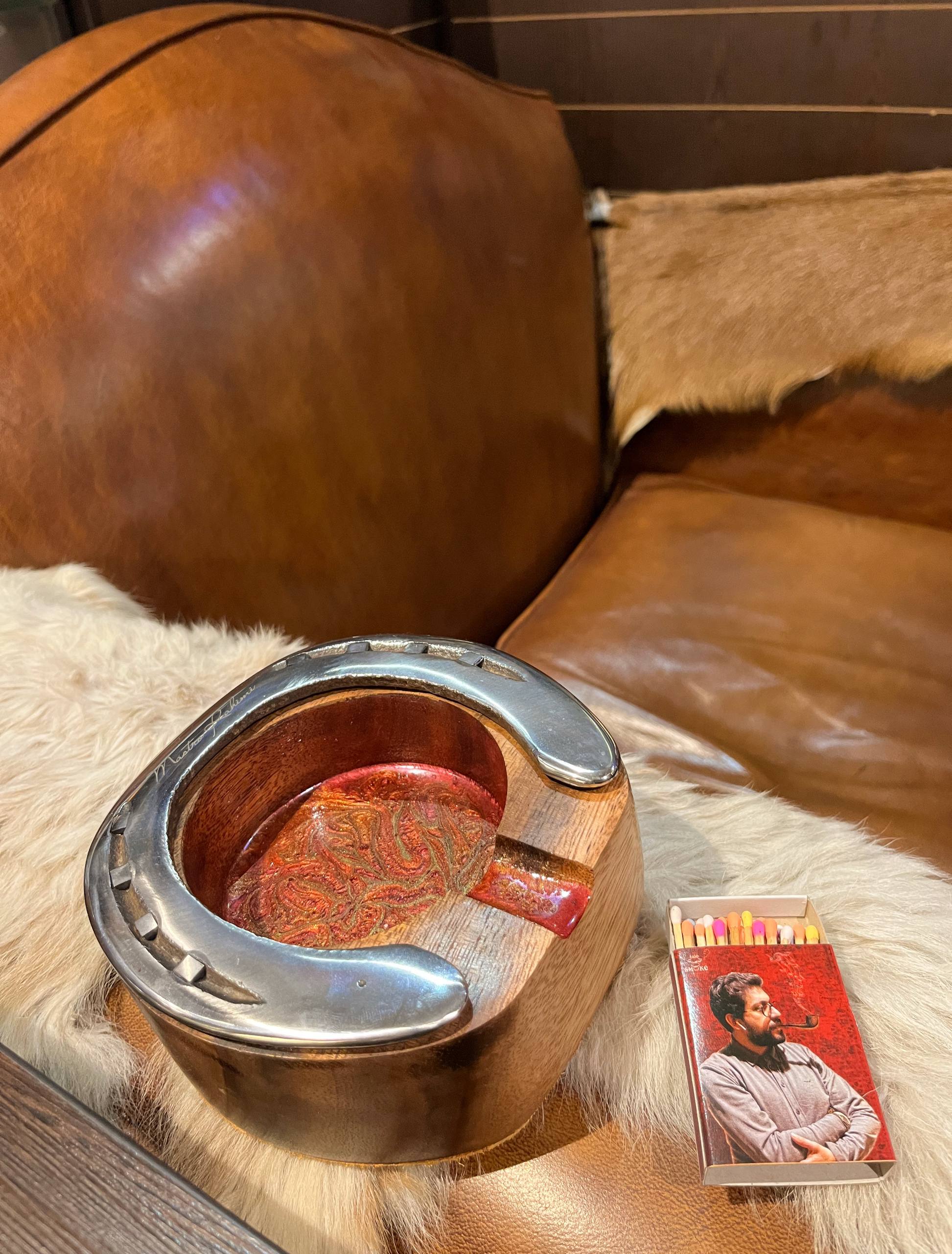 زیر سیگاری نعل اسب مخصوص سیگاربرگ 3 زیر سیگاری نعل اسب مخصوص سیگاربرگ